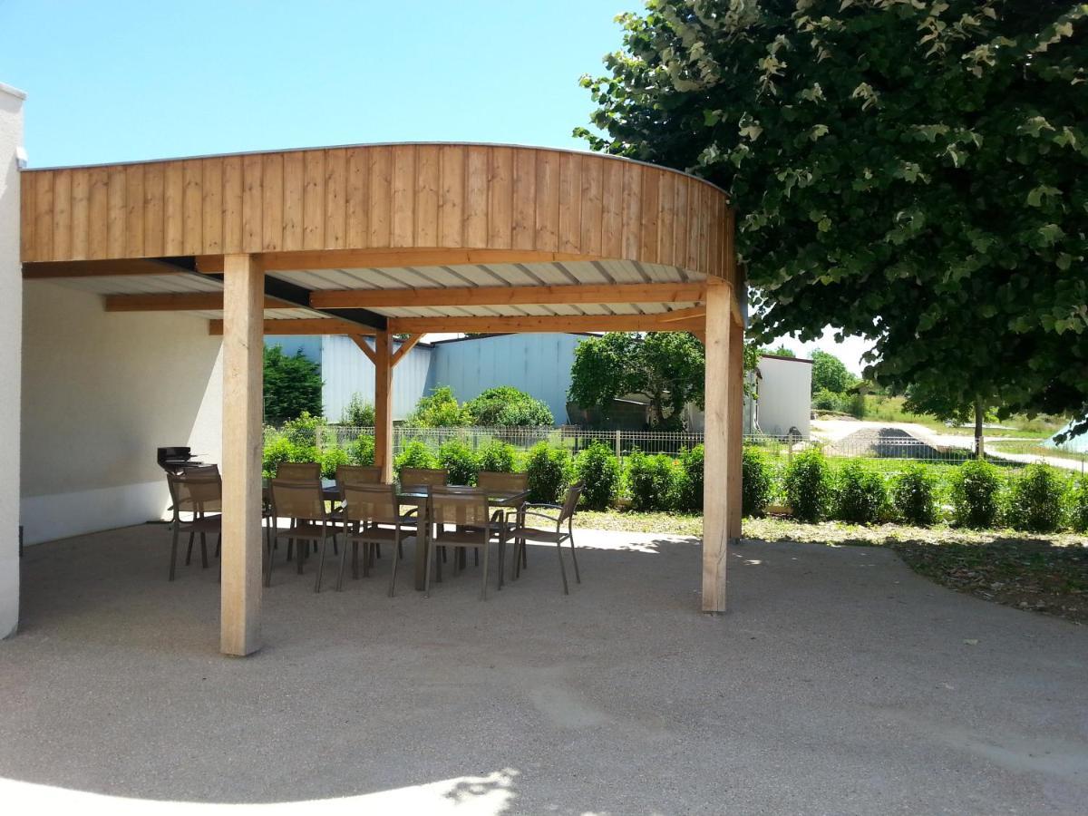Gite Du Domaine Du Haut Perron Villa Thesee Exterior photo
